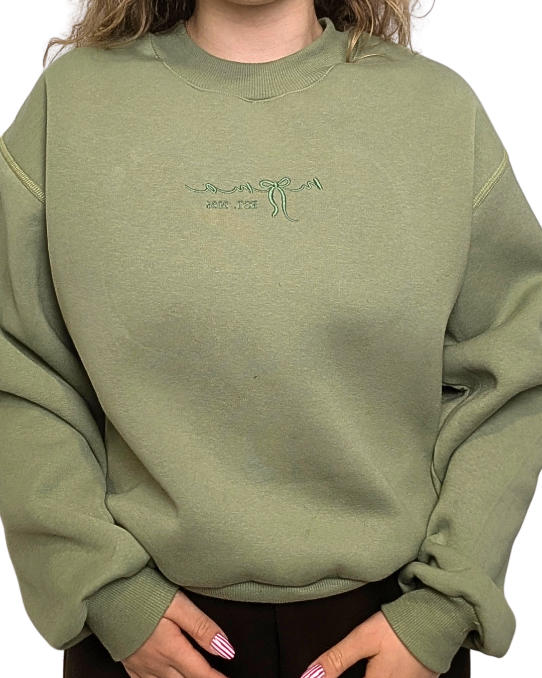 bluza bez kaptura z haftem MAMA EST - obrazek 3