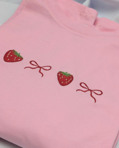 t-shirt z haftem STRAWBERRIES